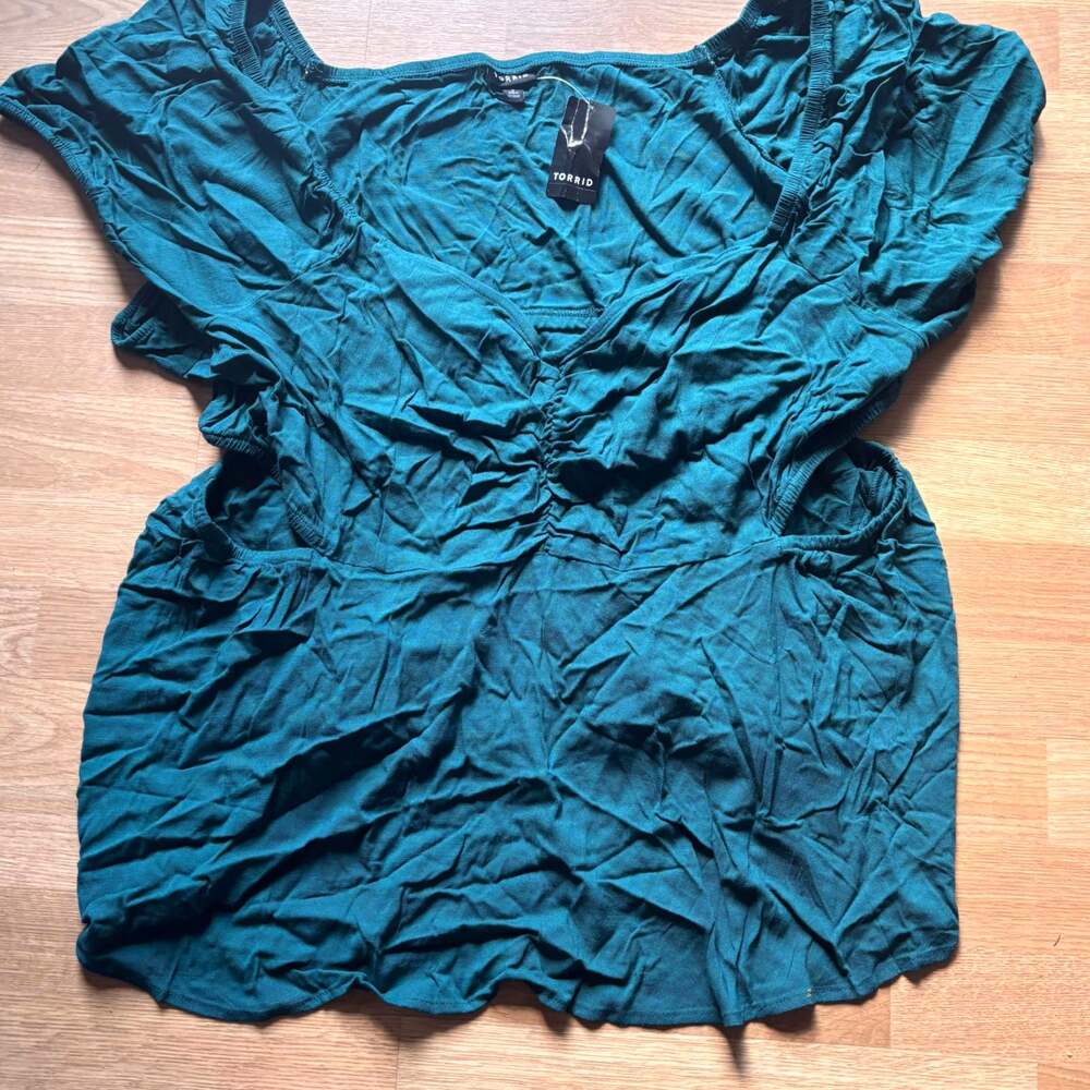 NWT TORRID BLOUSE SIZE 4X PLUS SIZE AQUA GREEN
